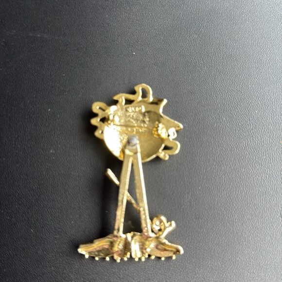 AJC Signed Articulating Gold Tone Vintage Lady Golfer Brooch. - Picture 3 of 7